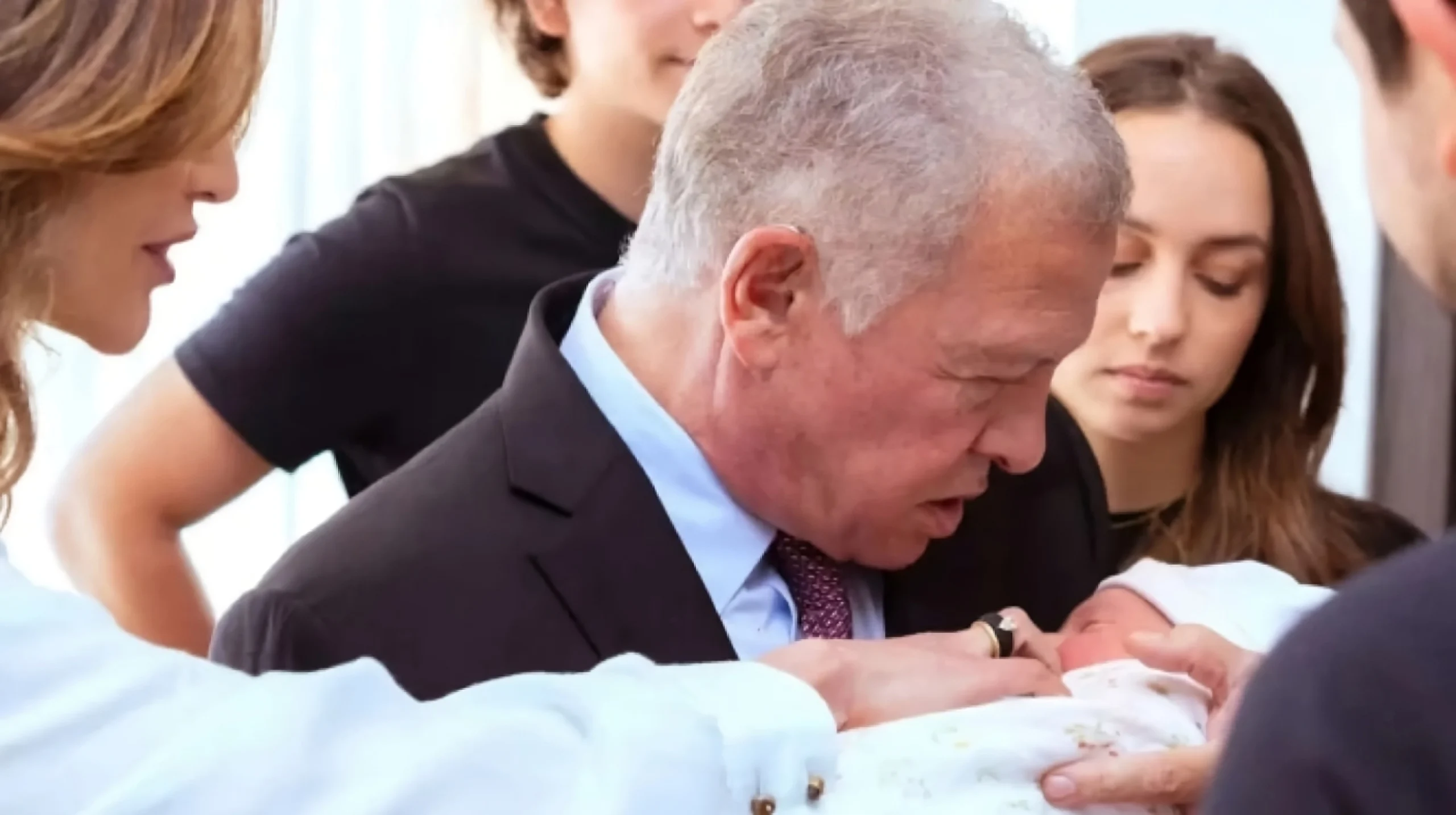 Keluarga Kerajaan Yordania Menyambut Anggota Baru: Kelahiran Bayi Perempuan Bernama Iman